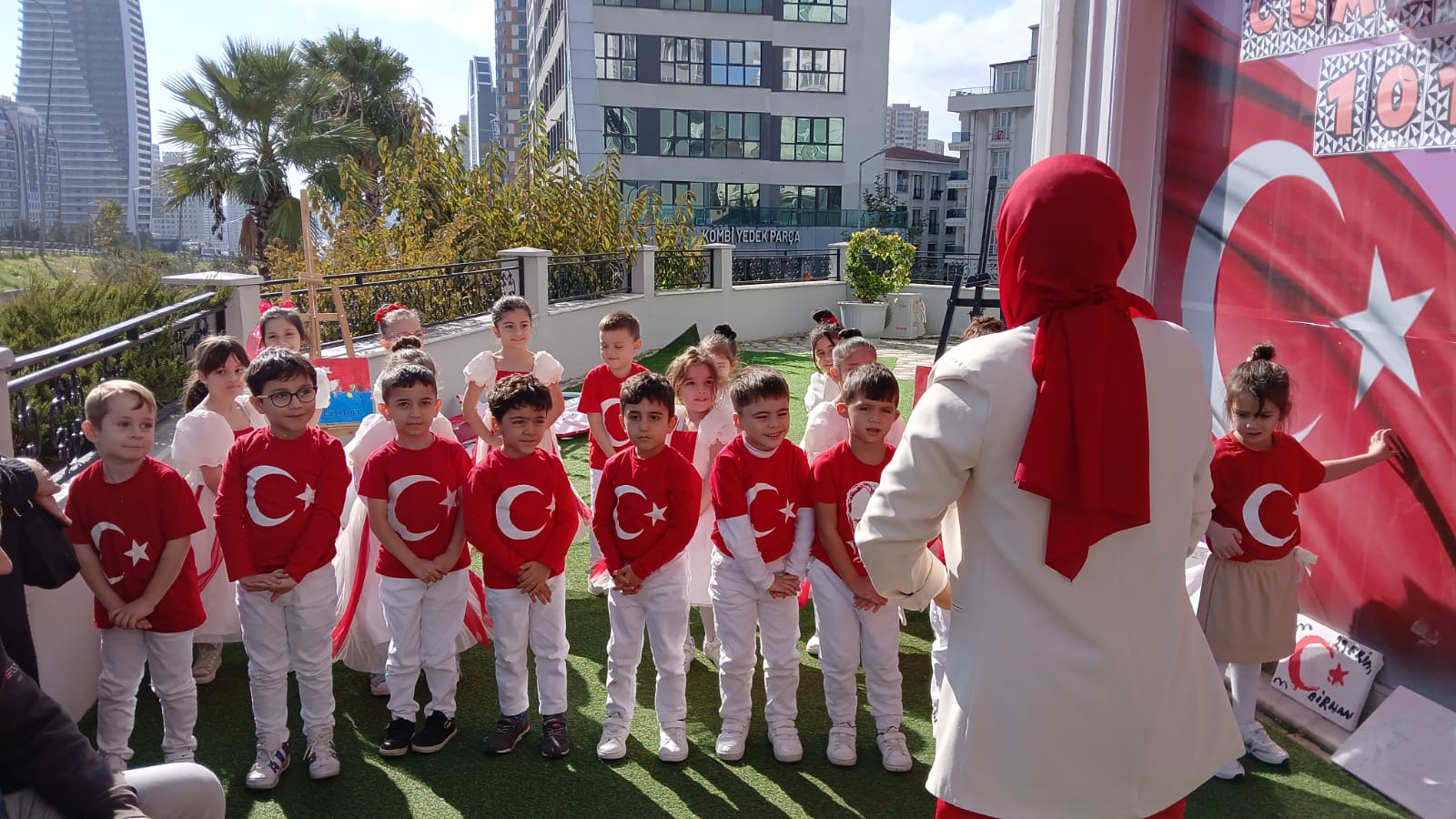 GÜZEL KARELER